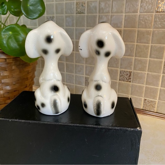 Vintage kitsch anthropomorphic Dalmatian puppy dog salt & pepper shakers - Picture 4 of 5